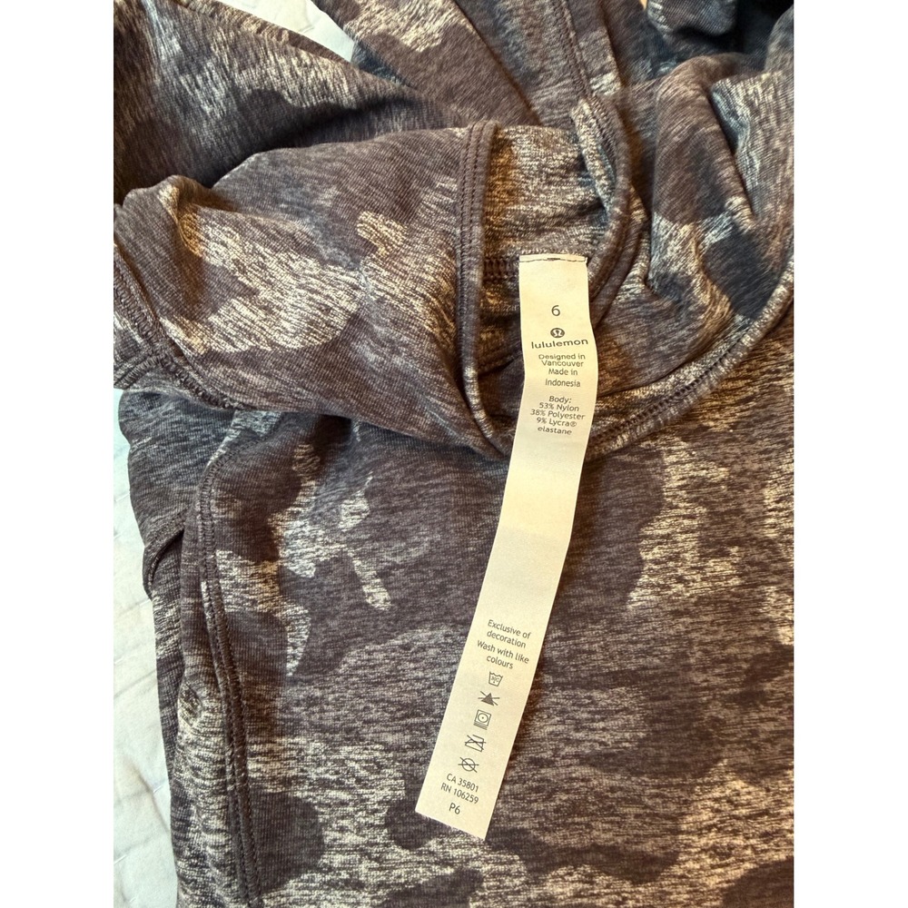 Women Size 6 Lululemon hoodie On Repeat Rulu Incognito Camo HTR Black pattern - Picture 4 of 4